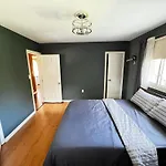 Cozy Room In Sudbury - No Parking